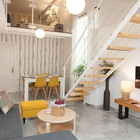 Idyllic & Loveliest With Patio.private Parking *