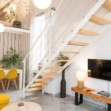 Idyllic & Loveliest With Patio.private Parking Seville