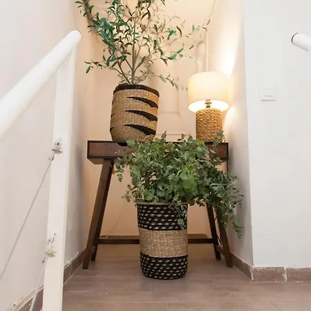 Apartment Idyllic & Loveliest With Patio.private Parking *