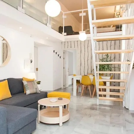 Apartment Idyllic & Loveliest With Patio.private Parking