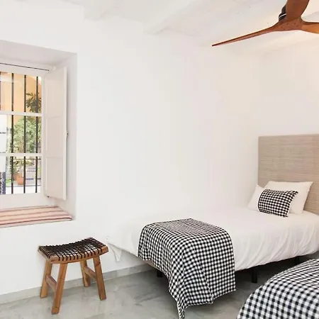 Apartment Idyllic & Loveliest With Patio.private Parking Seville
