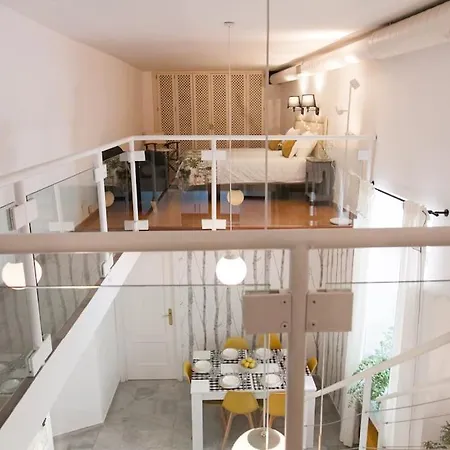 Idyllic & Loveliest With Patio.private Parking Seville