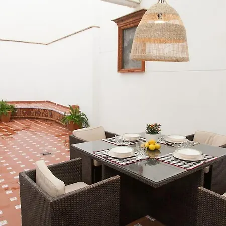 Apartment Idyllic & Loveliest With Patio.private Parking Seville