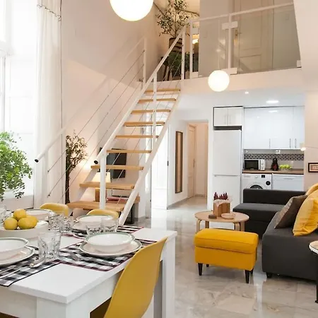 Idyllic & Loveliest With Patio.private Parking