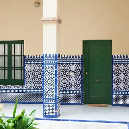 Idyllic & Loveliest With Patio.private Parking Apartment Seville
